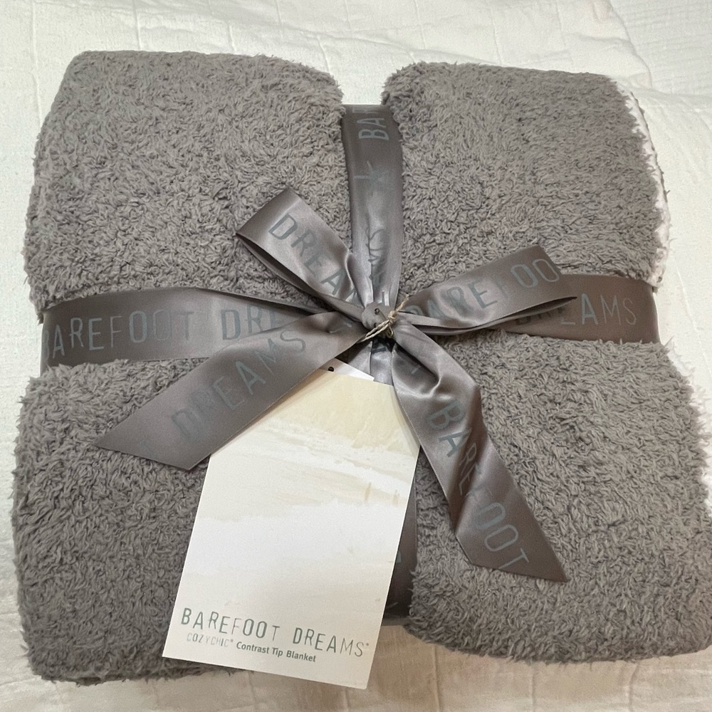 🆕 Barefoot Dreams CozyChic Contrast Tip Blanket 45" x 60" Grey & White